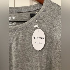 TikTik Women’s Long Sleeve Super Soft Grey Long Sleeve Tee.  2XL NWT